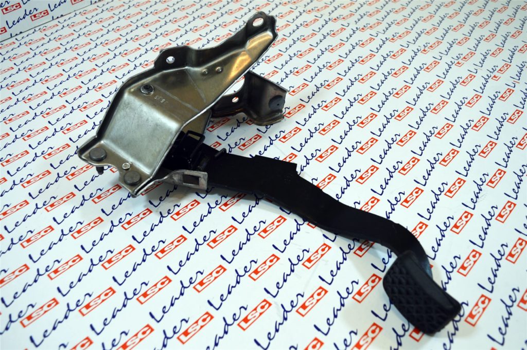 LSC 13214866 GENUINE Clutch Pedal & Mount / Bracket / Fixings NEW