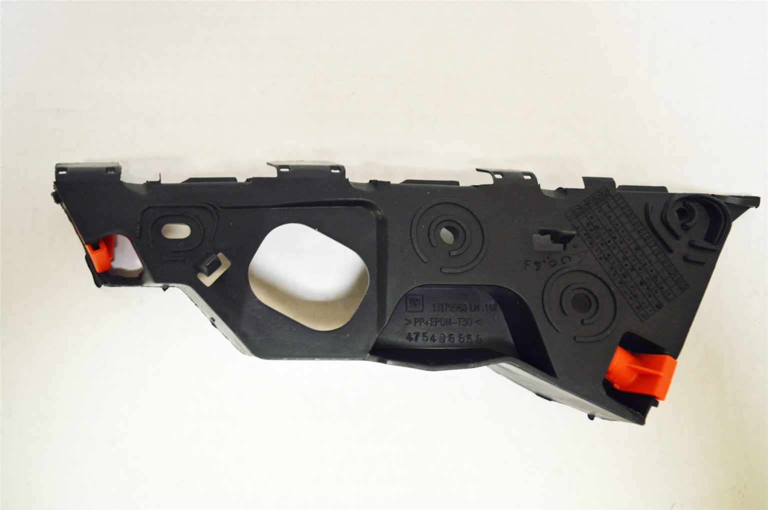 LSC 13179960 GENUINE Front LHS Bumper to Wing Bracket / Guide NEW