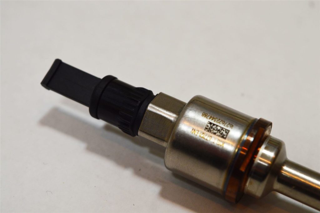 LSC 55590467 GENUINE Vauxhall Glow Plug with Pressure Sensor NEW