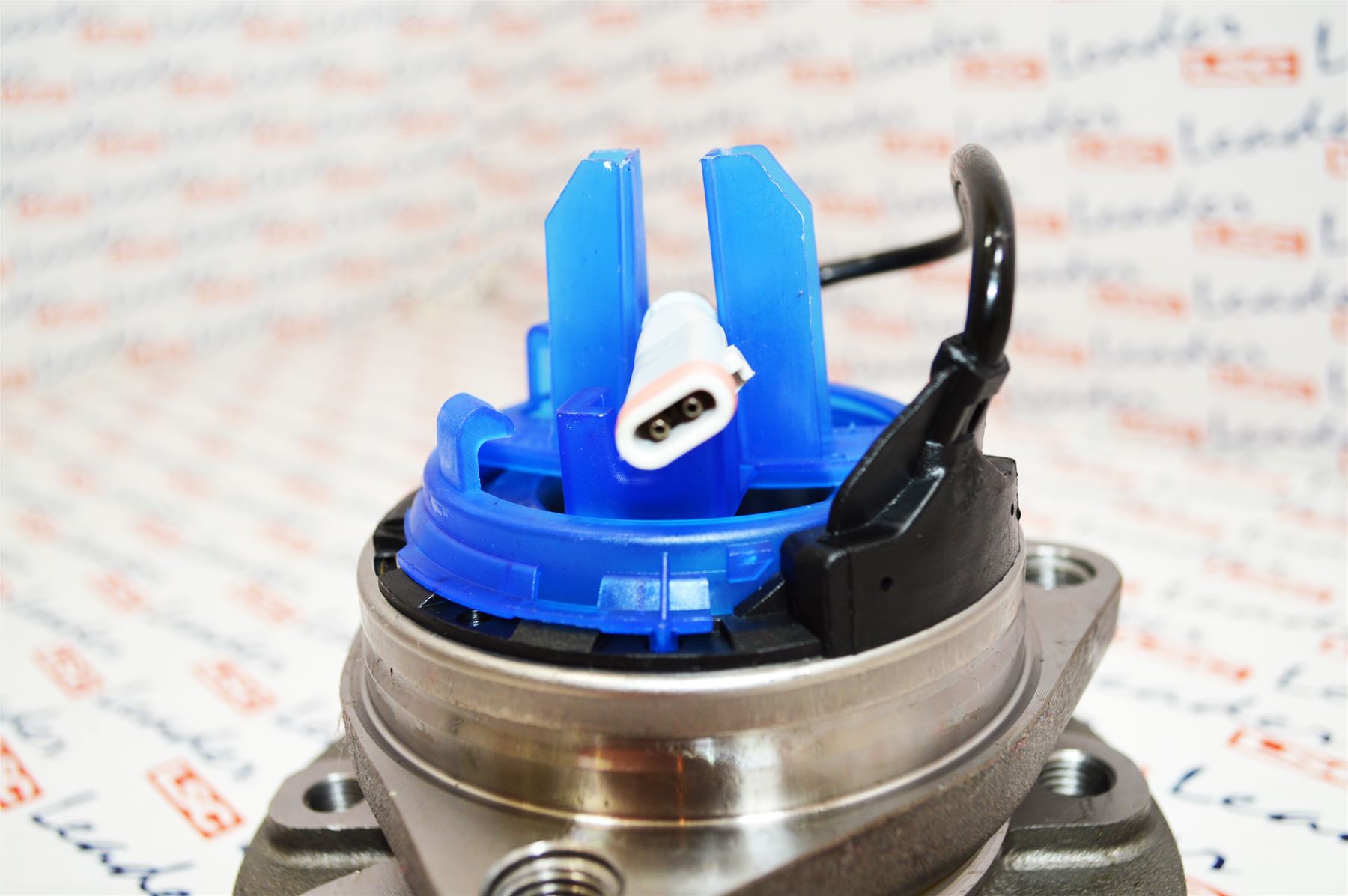 93186389 FRONT WHEEL HUB (5 Stud) with ABS / SPEED SENSOR NEW from