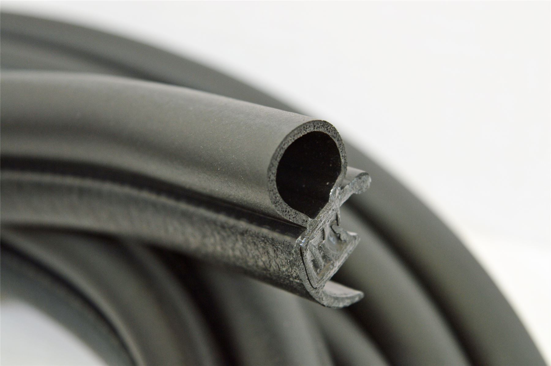 91165906 GENUINE LEFT SIDE SLIDING DOOR WEATHERSTRIP / WEATHER SEAL