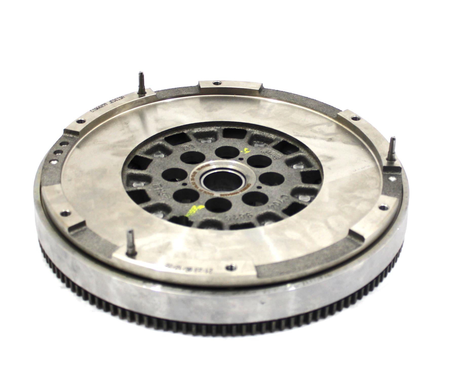 LSC 55504335 : GENUINE Vauxhall Dual Mass Flywheel for 1.6 Diesel - NEW