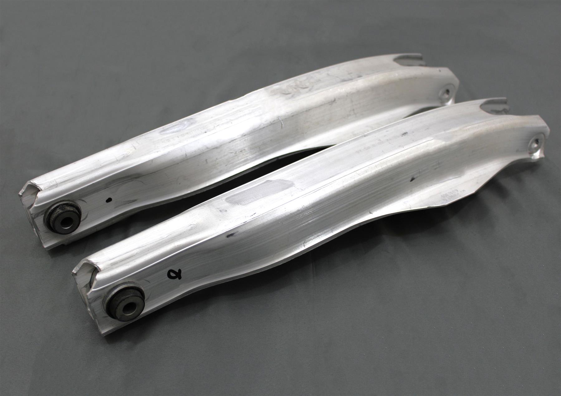 LSC 13204109 : GENUINE Pair of Rear Suspension Lower Control Arms for Vauxhall Vectra C - NEW