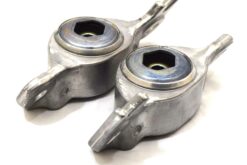LSC 22834079 22834080 : Genuine Vauxhall Pair of Rear Top Strut Shock Absorber Mounts - NEW