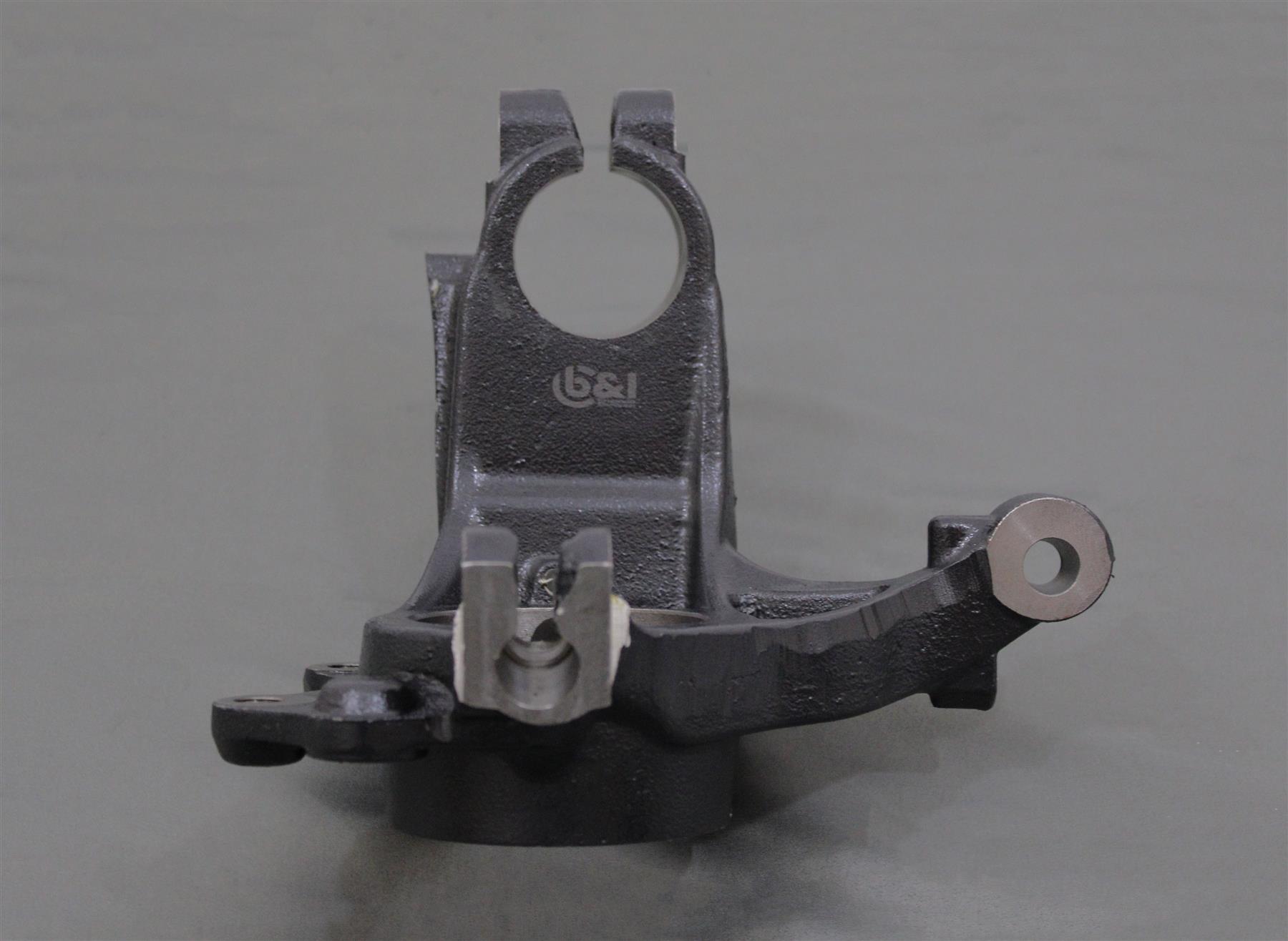 LSC 364791 : Front RHS Steering Knuckle - NEW - Image 3