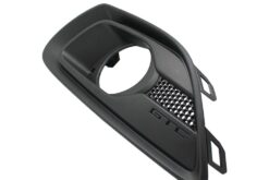 LSC 13352325 : GENUINE Left Hand Side Bumper / Fog Light Moulding - NEW