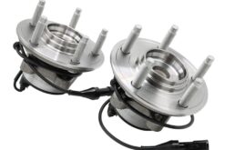 LSC C2C10367 : Pair of Front Wheel Hubs with Bearings and Integrated ABS Sensor - NEW