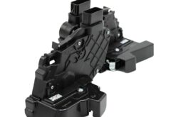 LSC LR011275 LR011277 : Pair of Front Door Lock Actuators with Automatic Central Locking Left and Right - NEW